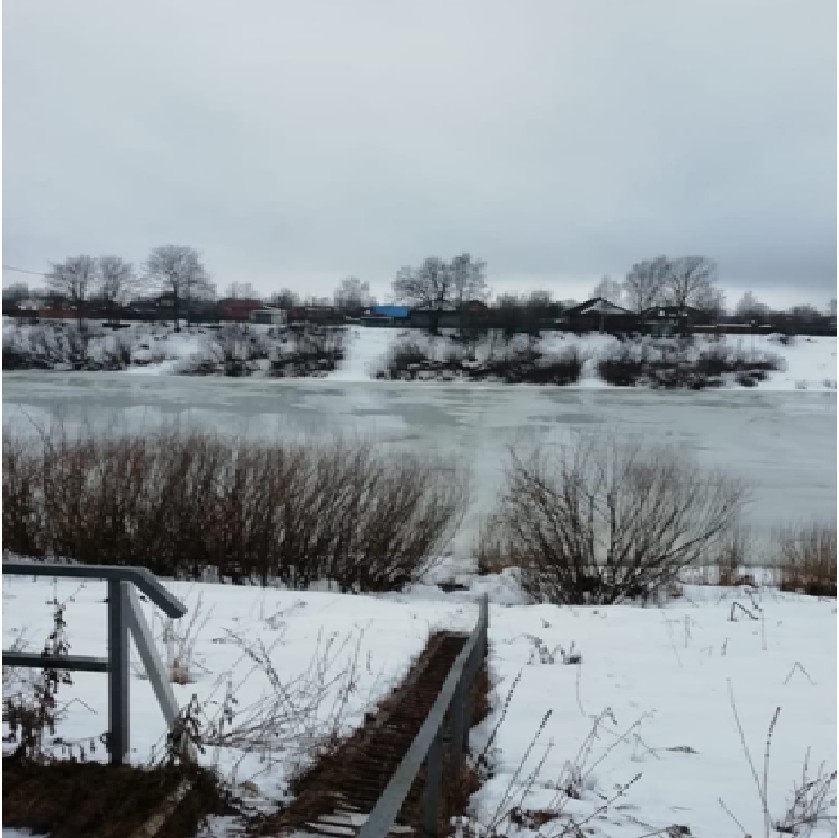 Ледостав, местами вода на льду